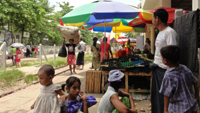 We were all fascinted by how the woman got the huge bag of bags on her head
