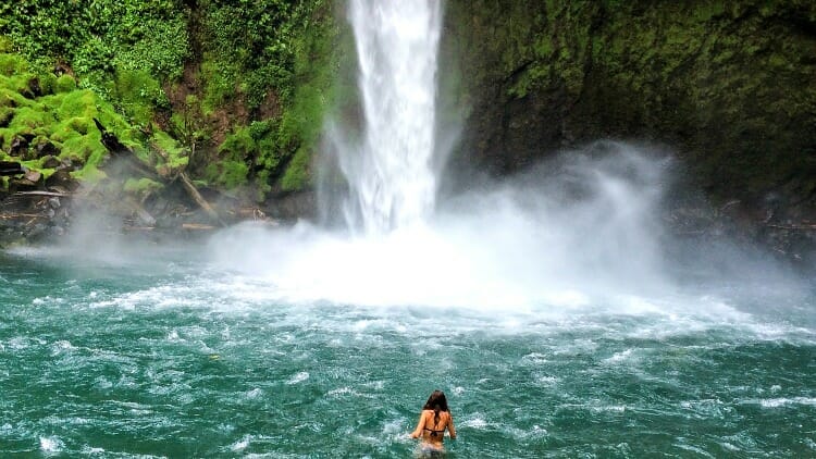 la fortuna, waterfall, costa rica, relaxing places to travel alone