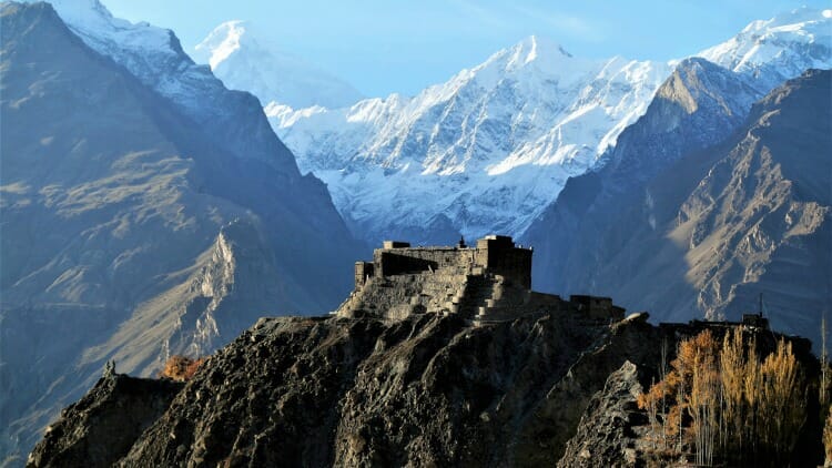 mountains, baltit fort, karimabad, solo travel pakistan