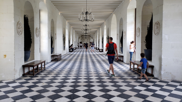  grand gallery stretches across the Cher River, Château de Chenonceau