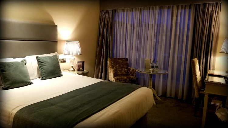 photo, image, hotel room, forster court hotel, exploring ireland