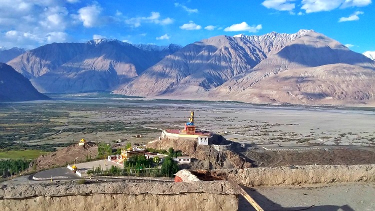 photo, Nubra River Valley, indian himalayas