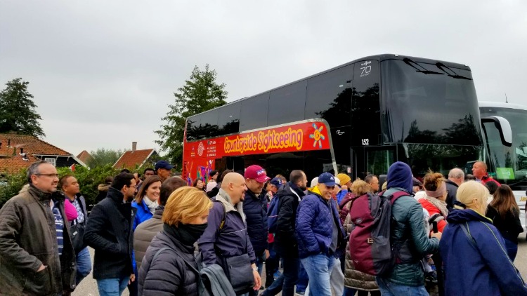 tour bus, tourists