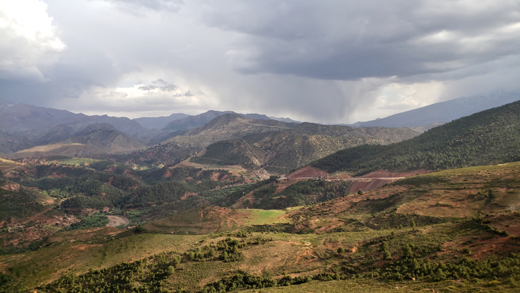 Benefits of a Bus tour, atlas mountains