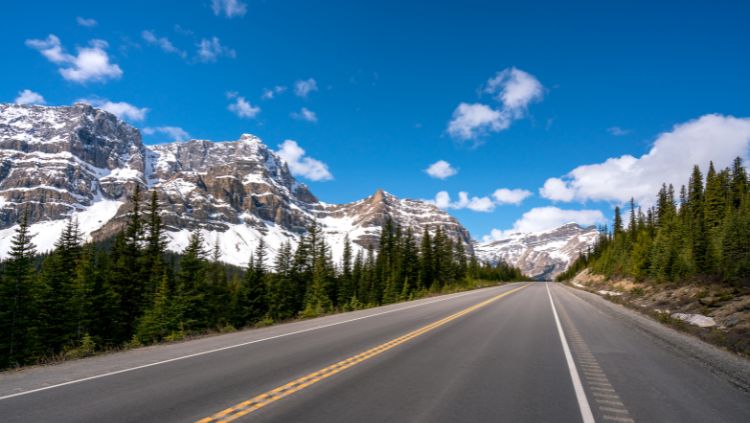 Photo. Image. Open Road. Mountains. 