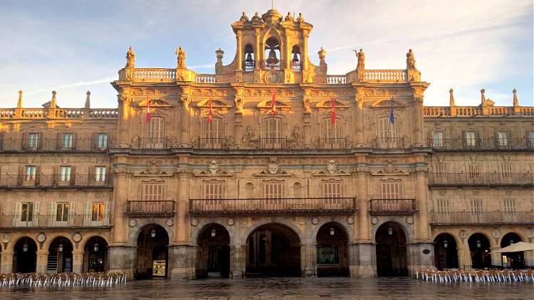 Plaza Mayor in Salamanca is a great place for solo travelers to people watch