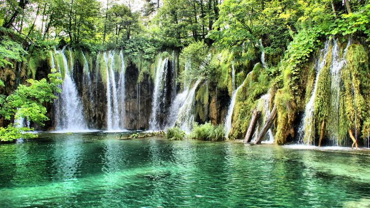 Add Plitvice Lakes National Park to a road trip around the Adriatic