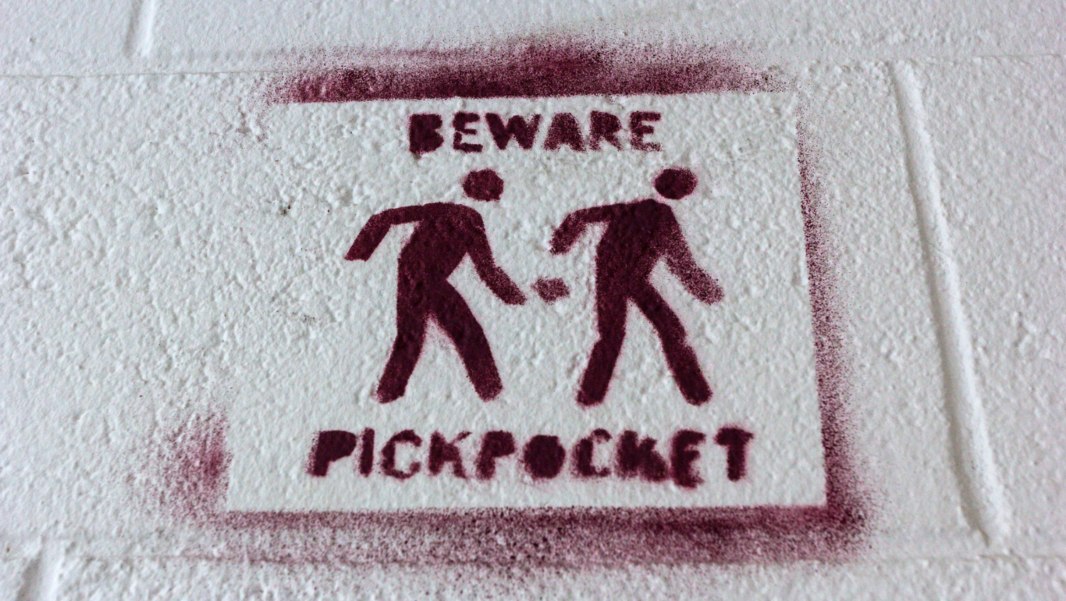How to Protect Yourself from Pickpockets: New Travel Risks