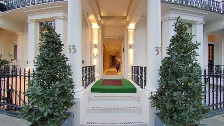 Front entrance of Beaufort Hotel, a great place to stay in London