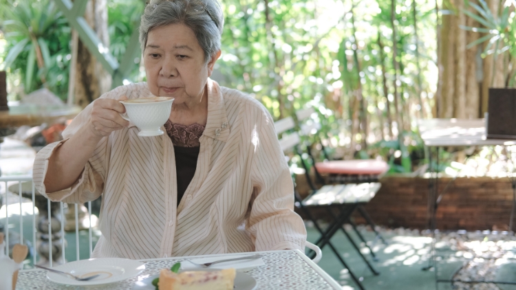 asian eating alone sad