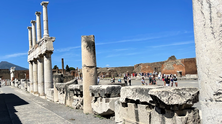 photo of pompeii taken on an Amalfi Coast solo trip