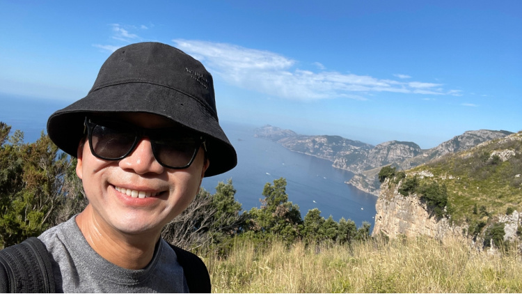 King takes a selfie from the Path of the Gods while walking the Amalfi Coast