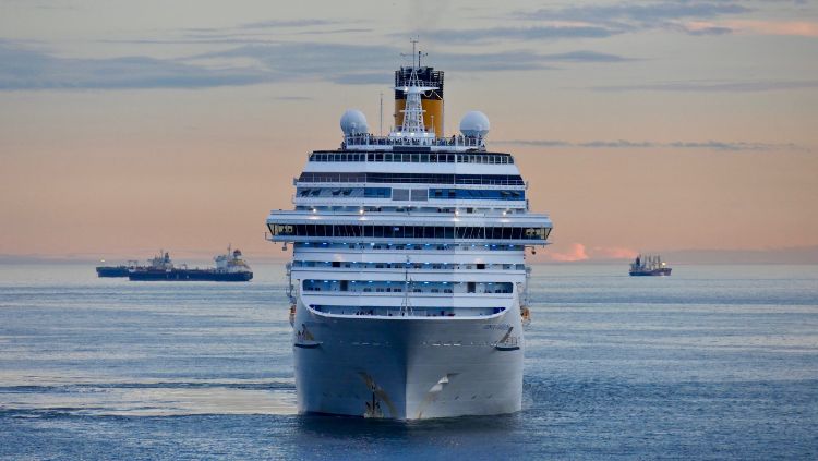 image, cruise ship, repositioning, solo