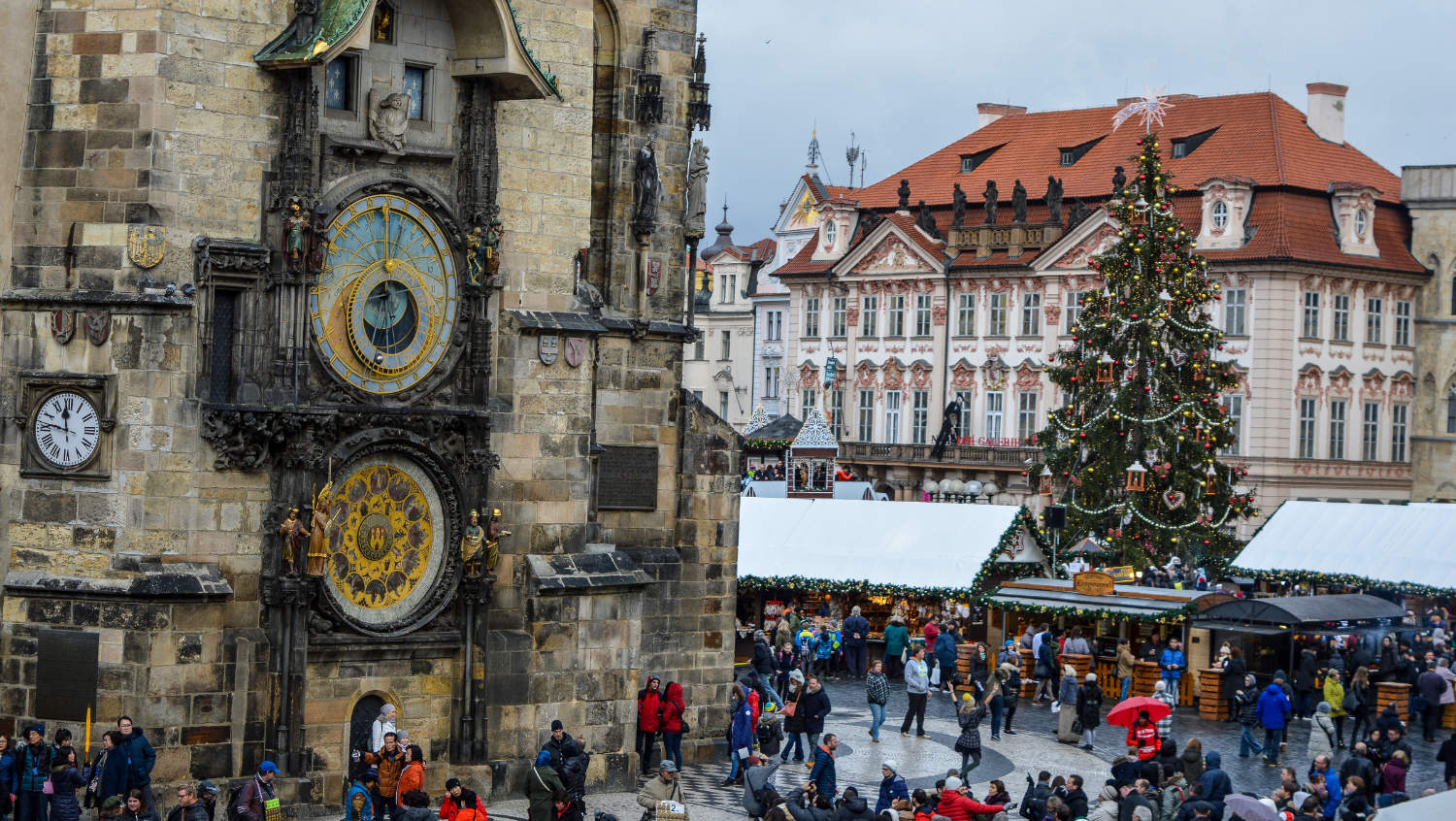 45+ Solo Travel Destinations for Christmas and New Year’s